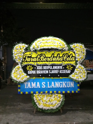 Papan Bunga Duka di Kendawangan